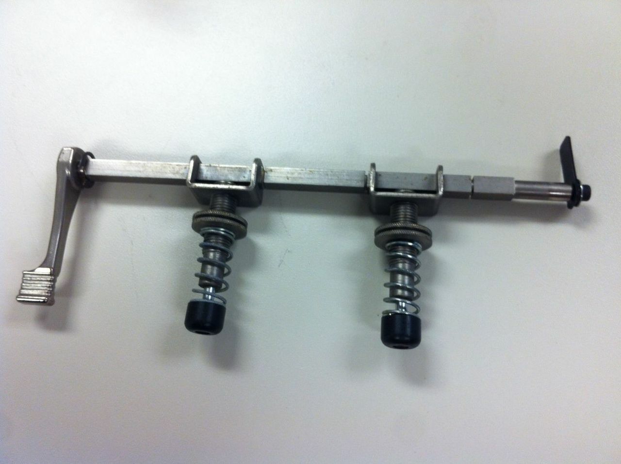 Zebra G48202M Pivot Bar W/Toggles